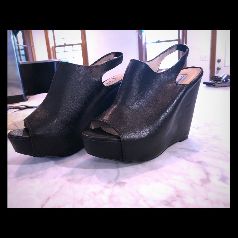 Steve Madden black wedge sandals